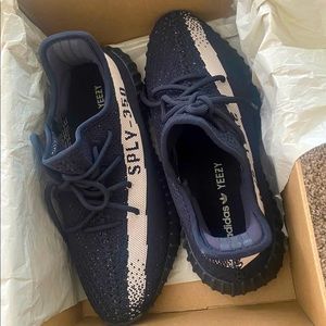 Yeezys boost 350 V2 Oreos